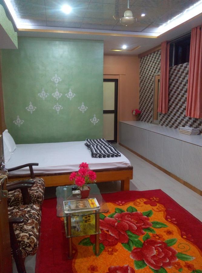 Om Shree Bed And Breakfast Harihareshwar Exteriér fotografie