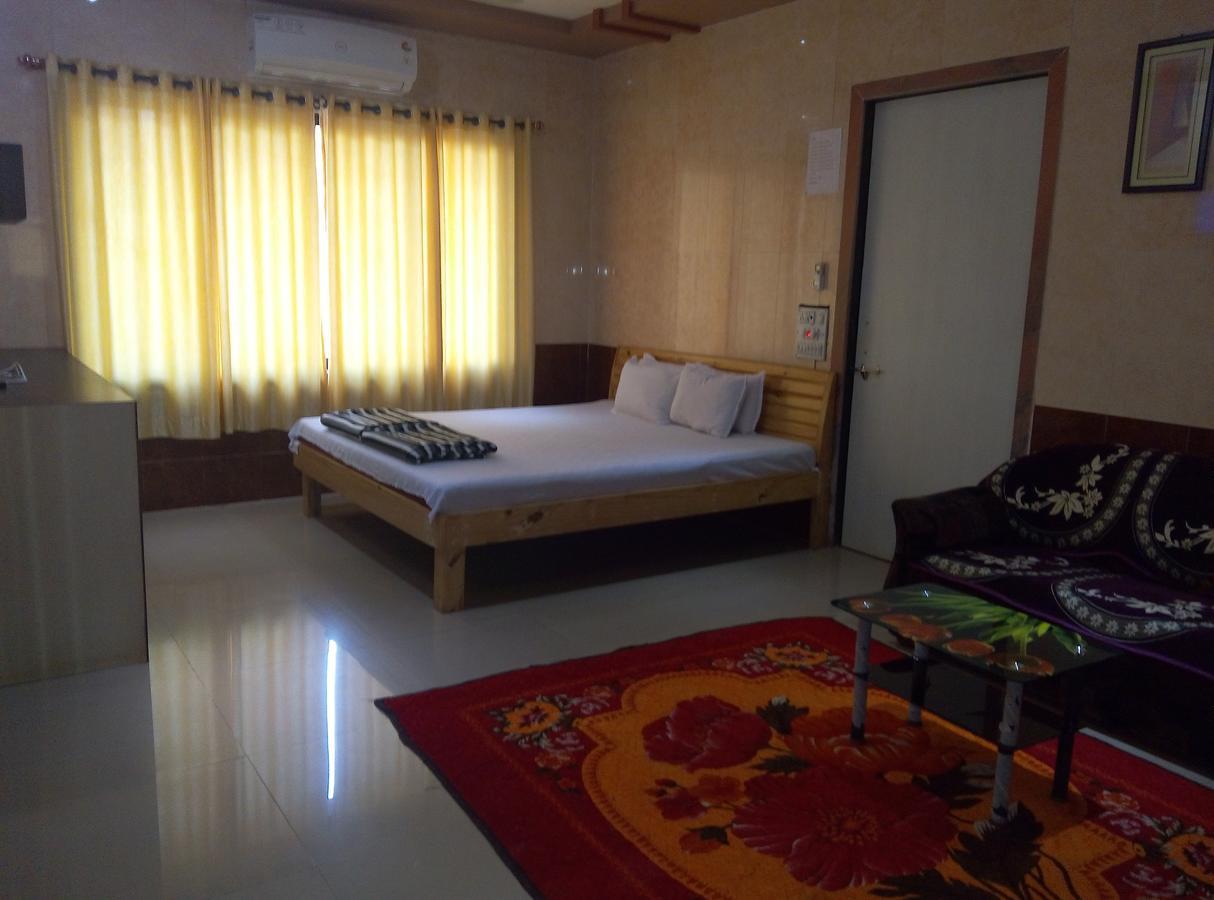 Om Shree Bed And Breakfast Harihareshwar Exteriér fotografie